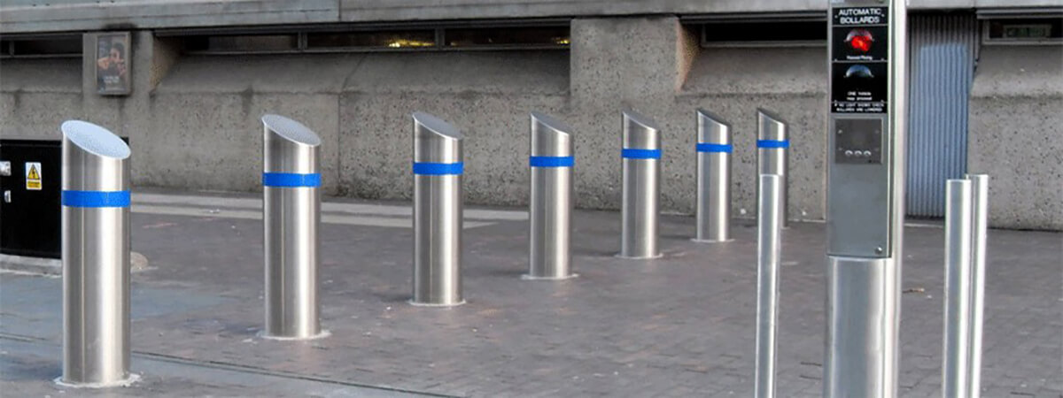 hydraulic bollard system