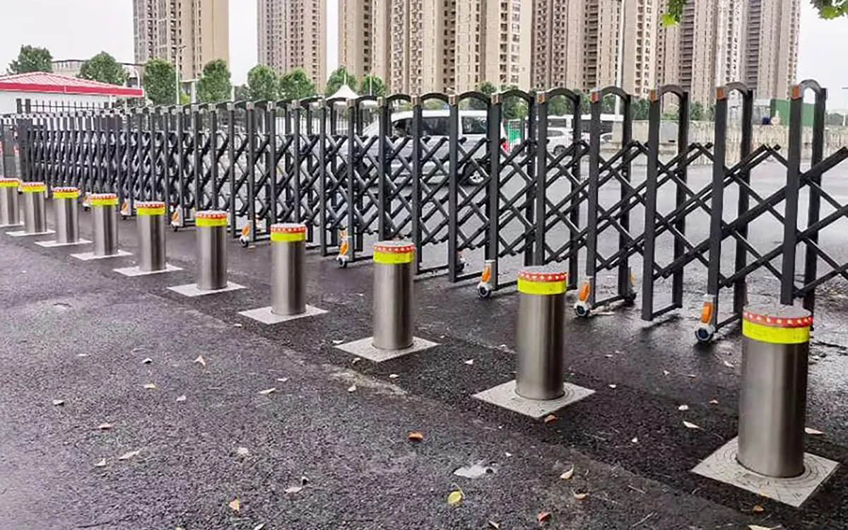 Retractable Bollards